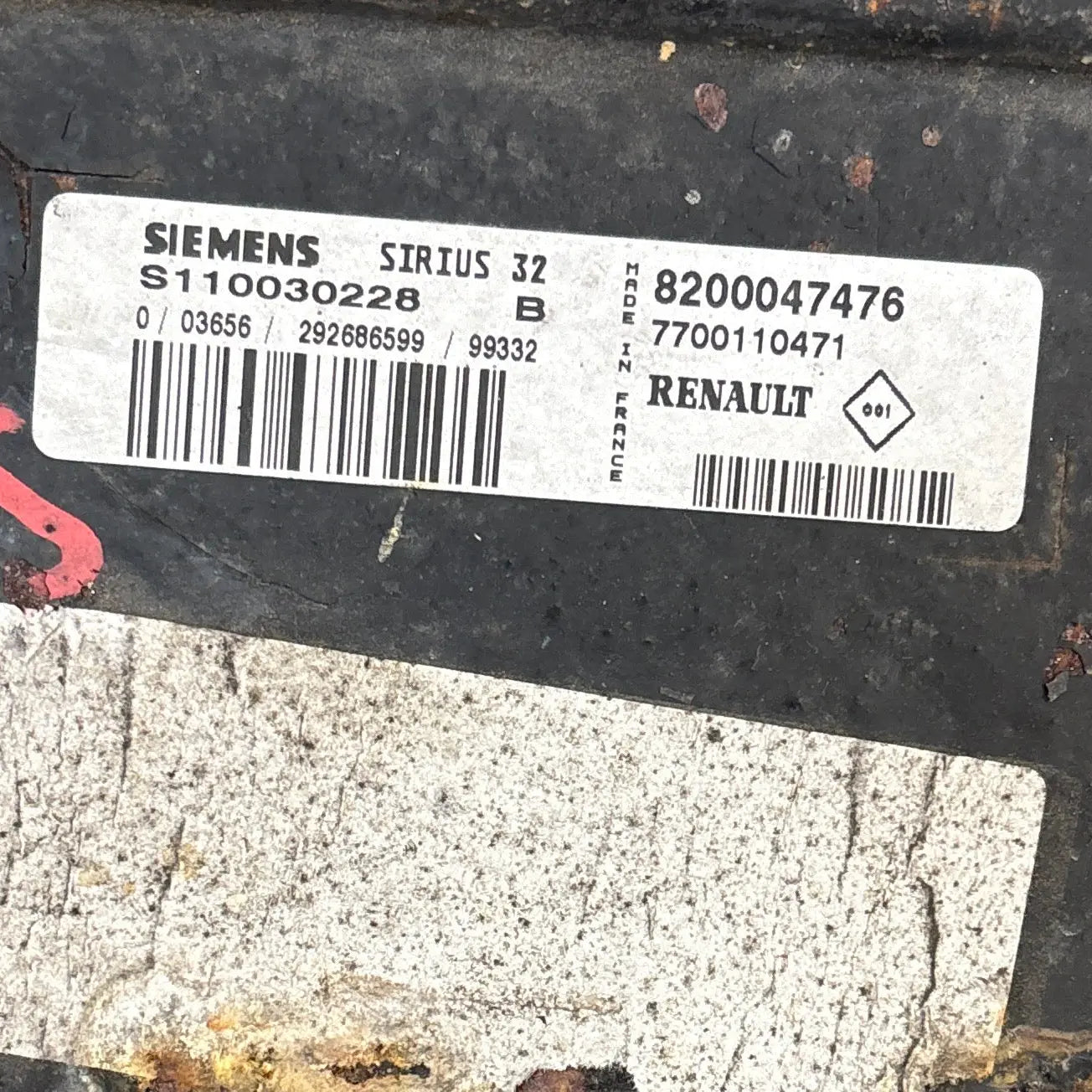 CALCULATEUR MOTEUR SIRIUS 32 S110030228B 8200047476 7700110471 RENAULT