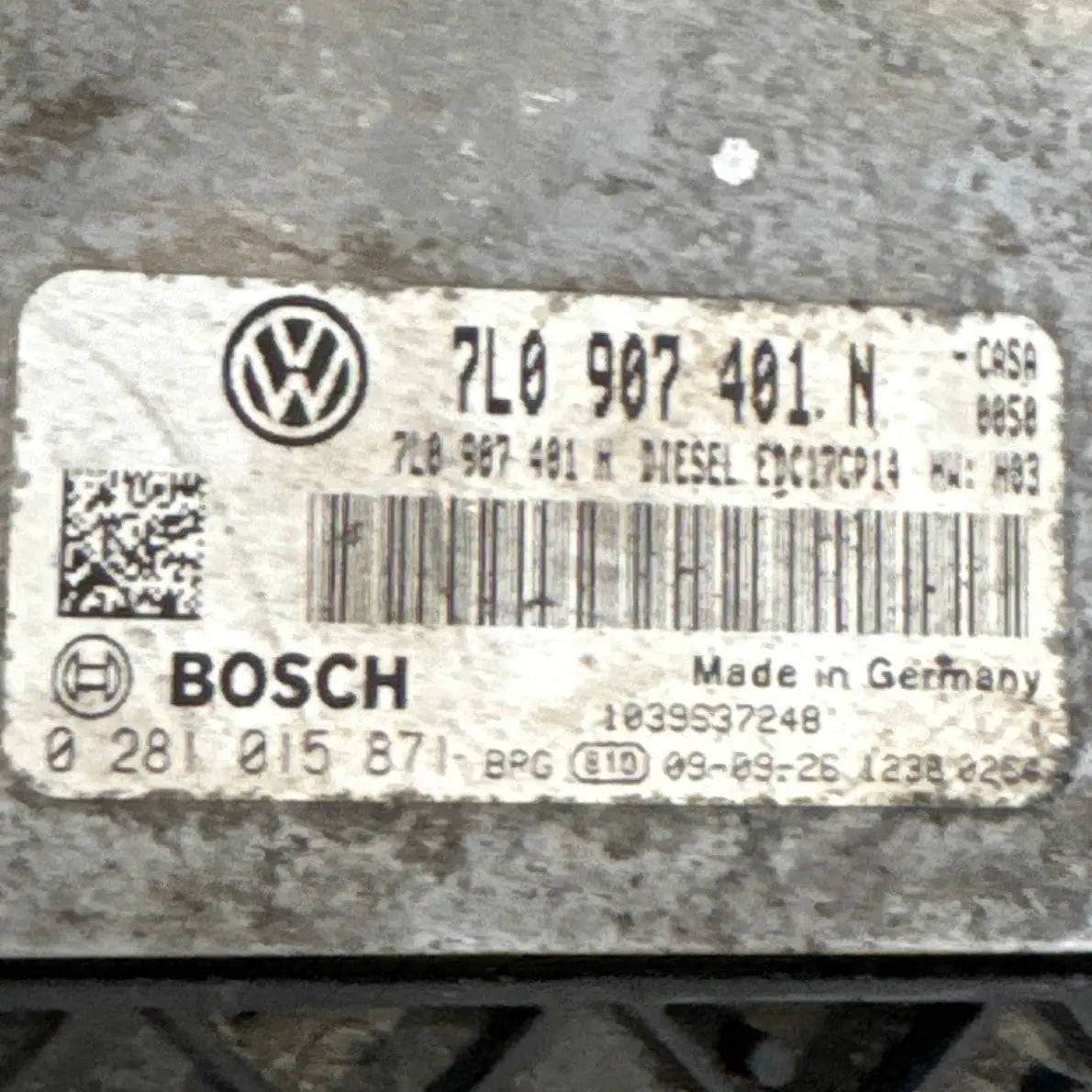 CALCULATEUR MOTEUR EDC17CP14 0281015824 03L906022MA VW