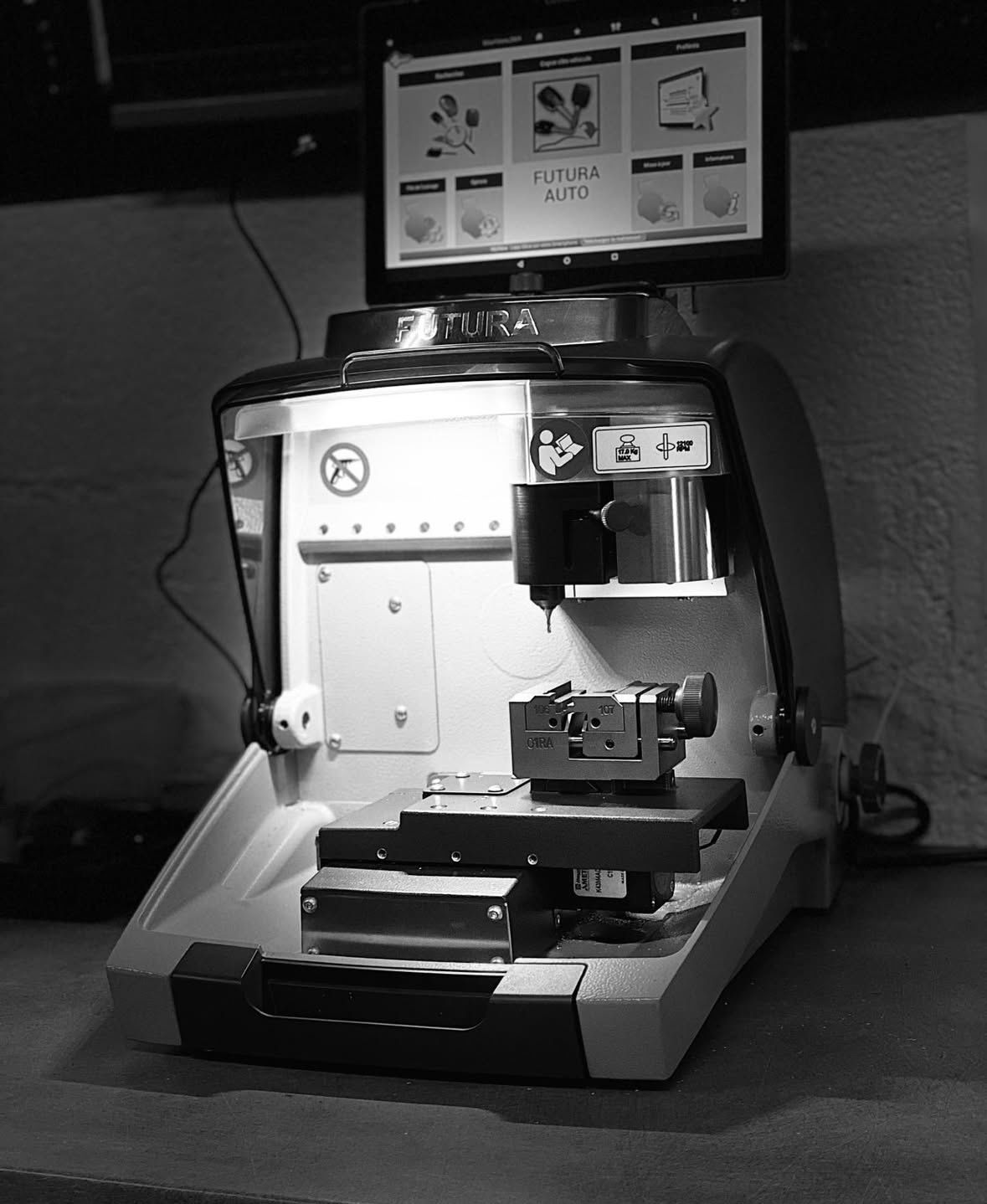 TAILLIAGE DE LAME SV-TRONIC AUTOMOBILE