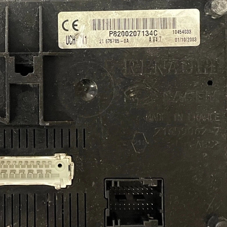 UCH N1 2167585-0A P8200207134C 8200207134C V4.7 RENAULT CLIO 2 PHASE 2