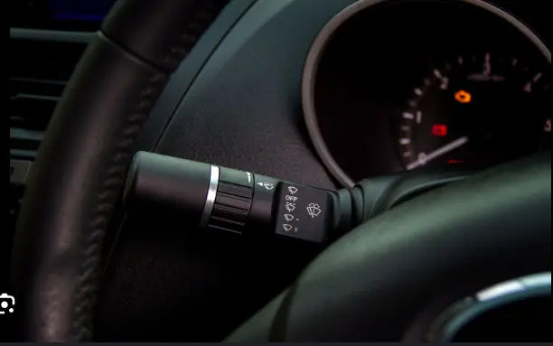 Votre voiture est en panne : causes fréquentes, symptômes et solutions 2026
