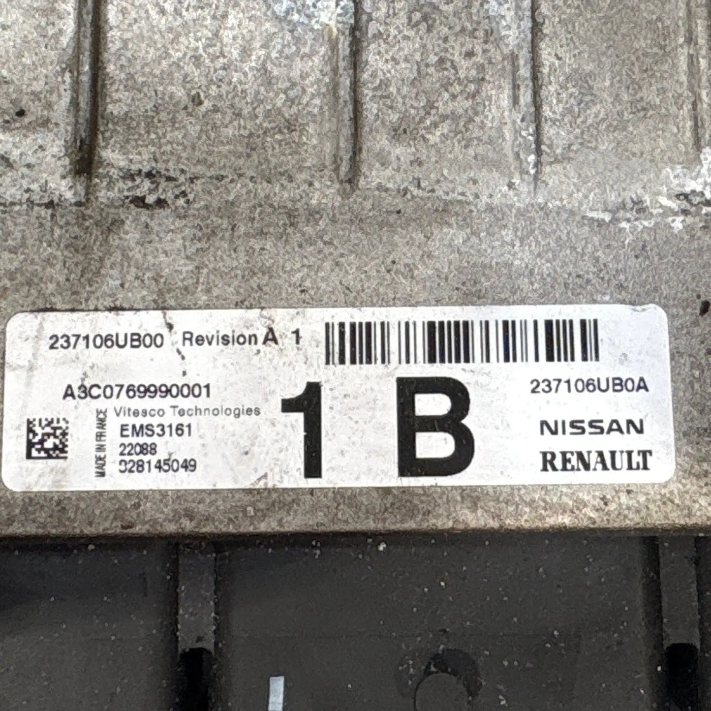 CALCULATEUR MOTEUR EMS3161 A3C0769990001 237106UB00 1B RENAULT