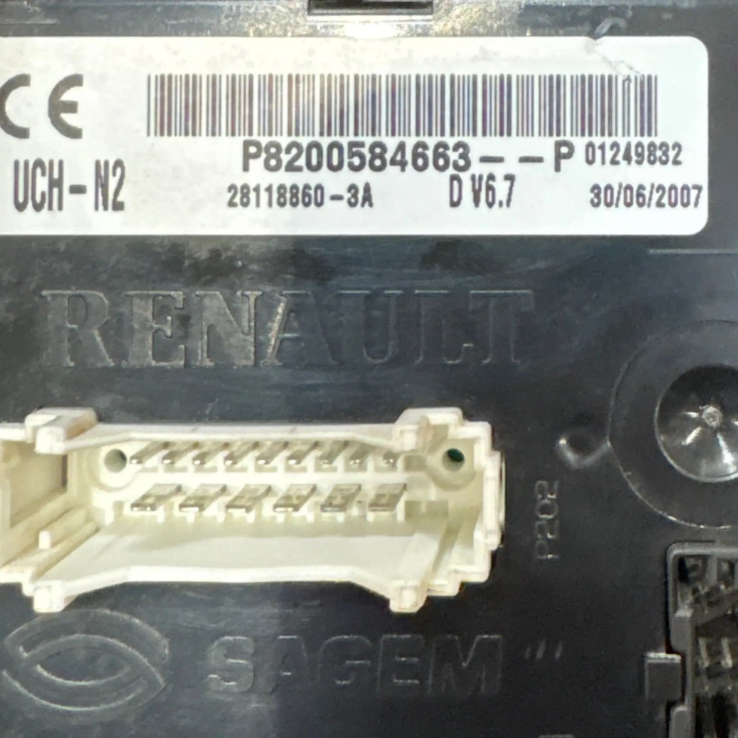 UCH-N2 P8200584663--P 28118860-3A D V6.7 RENAULT MASTER / MOVANO